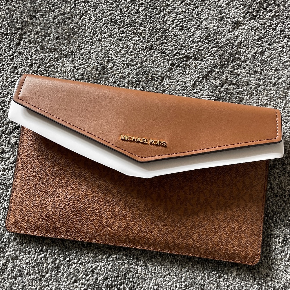 Michael Kors Clutch